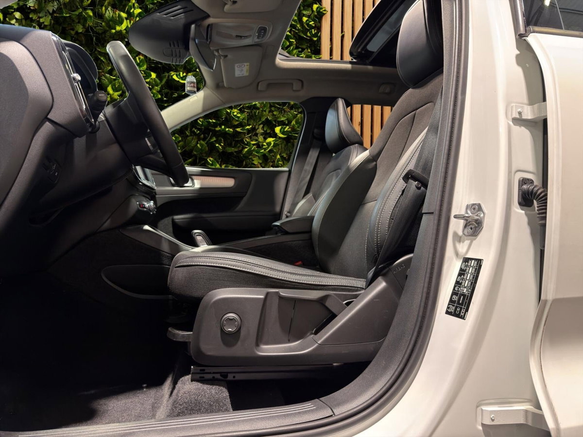 Volvo XC40 D3 AWD Geartronic Momentum (10)