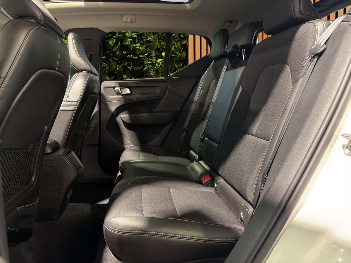Volvo XC40 D3 AWD Geartronic Momentum (15)