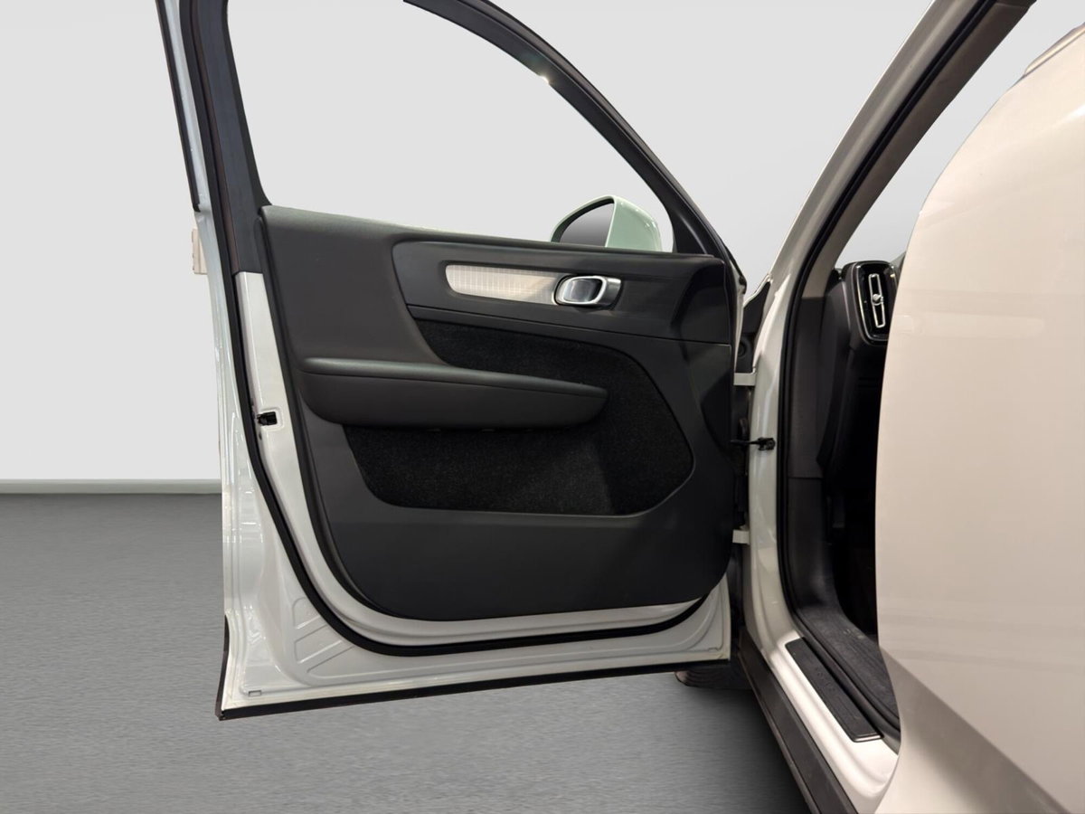 Volvo XC40 D3 AWD Geartronic Momentum (17)