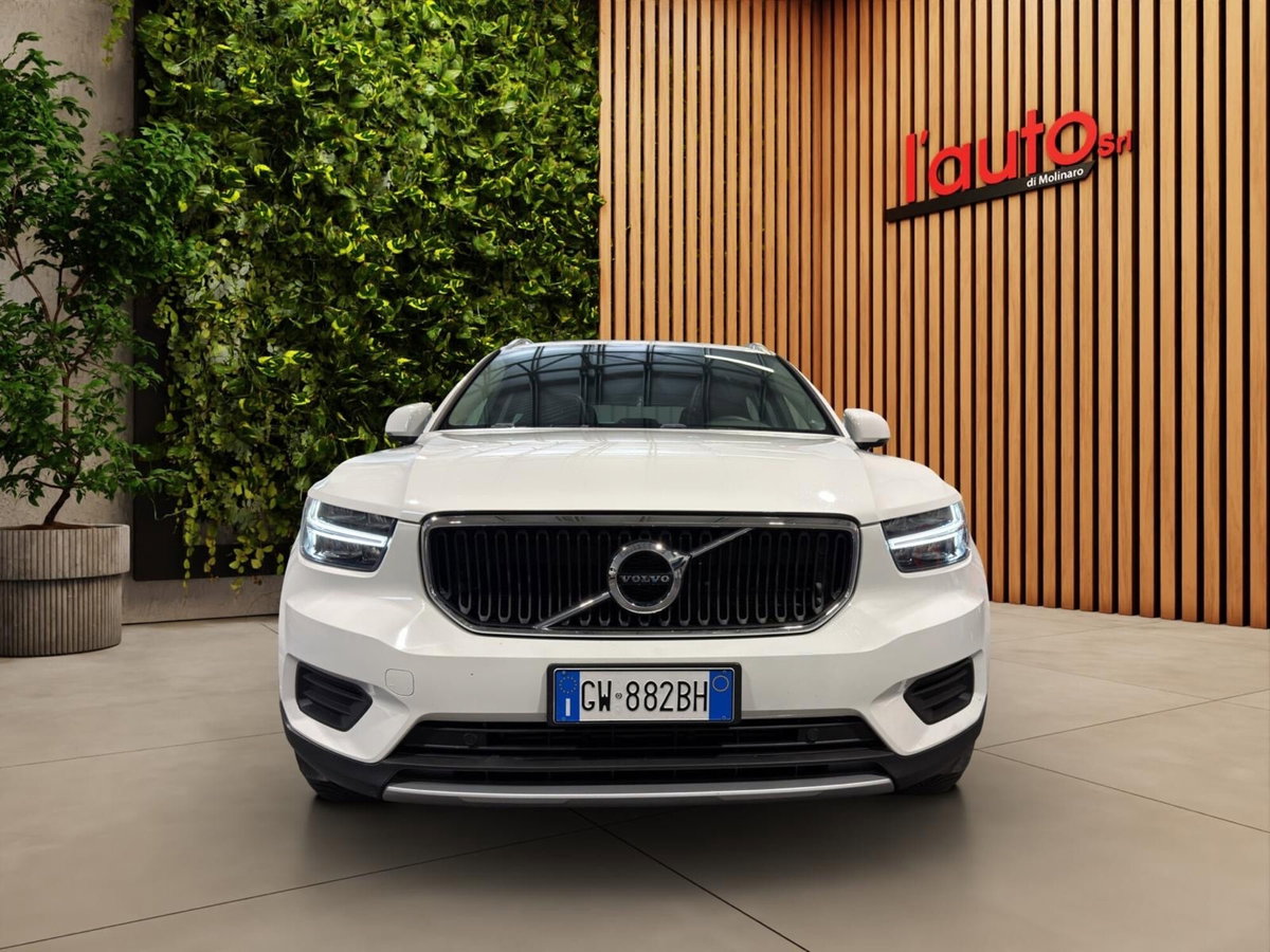 Volvo XC40 D3 AWD Geartronic Momentum (2)