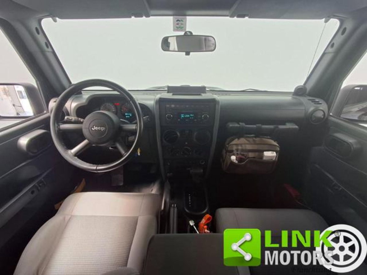 Jeep Wrangler 2.8 CRD DPF Sport Auto (4)