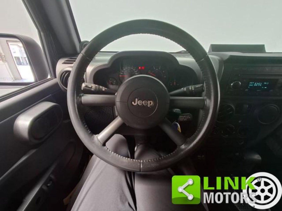 Jeep Wrangler 2.8 CRD DPF Sport Auto (5)