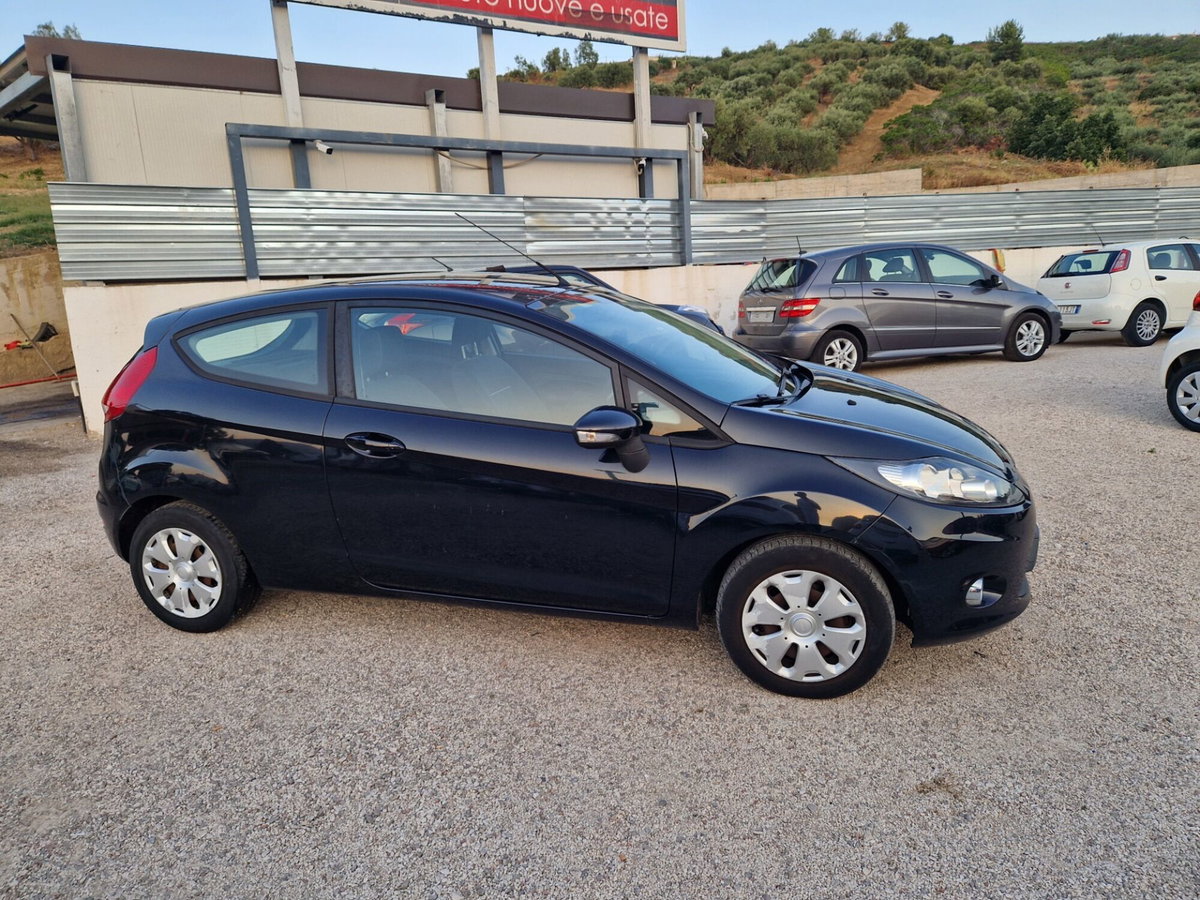 Ford Fiesta 1.6 TDCi 95CV 3 porte Titanium (5)