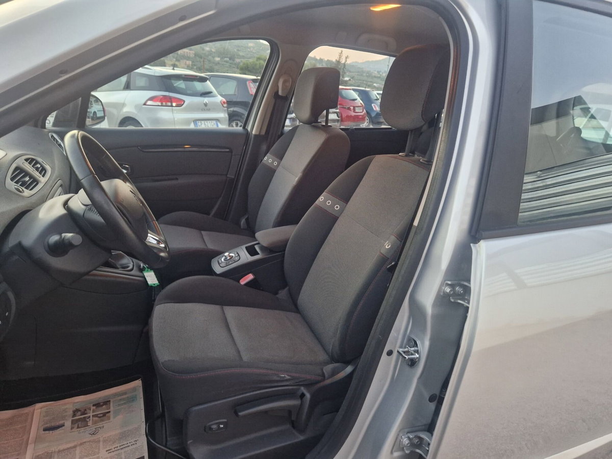 Renault Scenic E-Tech Electric 1.2 TCe 130CV Start&Stop Energy (13)