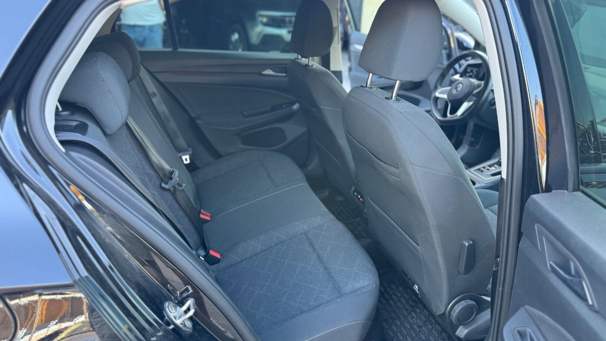 Volkswagen Golf 2.0 TDI SCR Life (11)