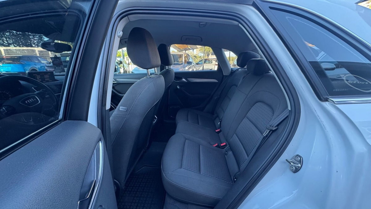 Audi Q3 2.0 TDI 150 CV quattro Sport (15)