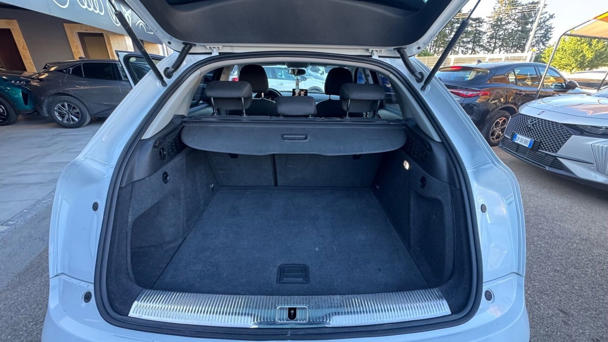 Audi Q3 2.0 TDI 150 CV quattro Sport (16)