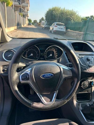 Ford Fiesta 1.2 60CV 3 porte Titanium (12)