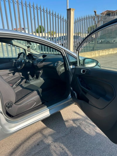 Ford Fiesta 1.2 60CV 3 porte Titanium (20)