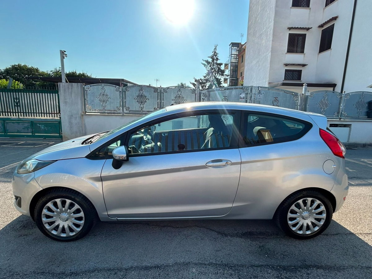Ford Fiesta 1.2 60CV 3 porte Titanium (3)
