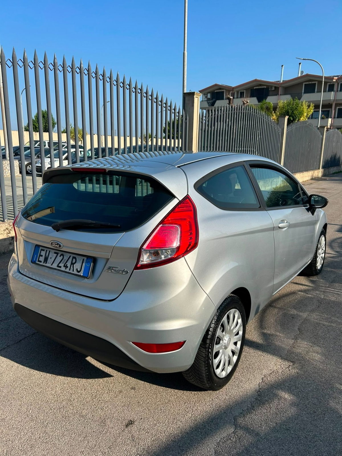 Ford Fiesta 1.2 60CV 3 porte Titanium (6)