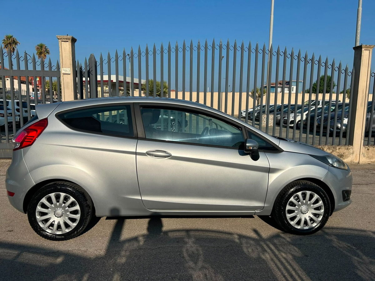 Ford Fiesta 1.2 60CV 3 porte Titanium (7)