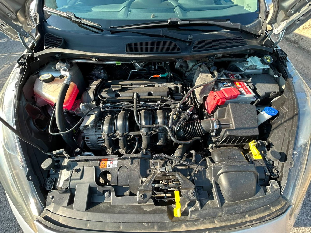 Ford Fiesta 1.2 60CV 3 porte Titanium (9)