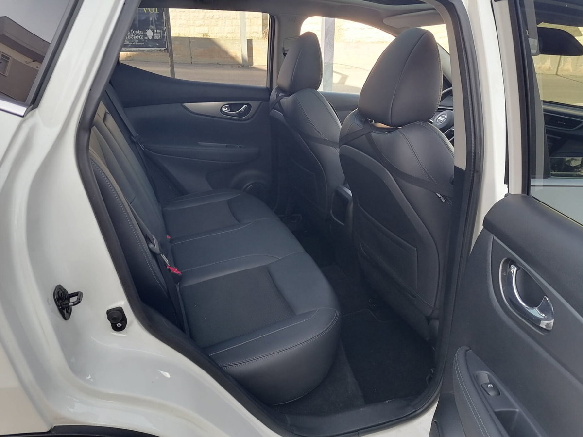 Nissan Qashqai 1.5 dCi Tekna (14)