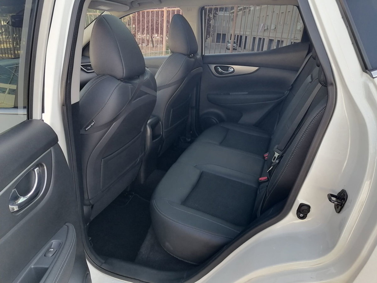 Nissan Qashqai 1.5 dCi Tekna (16)