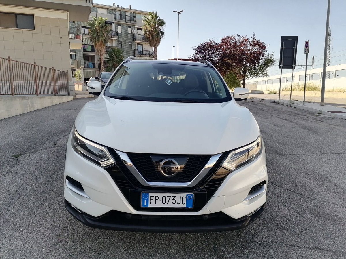 Nissan Qashqai 1.5 dCi Tekna (2)