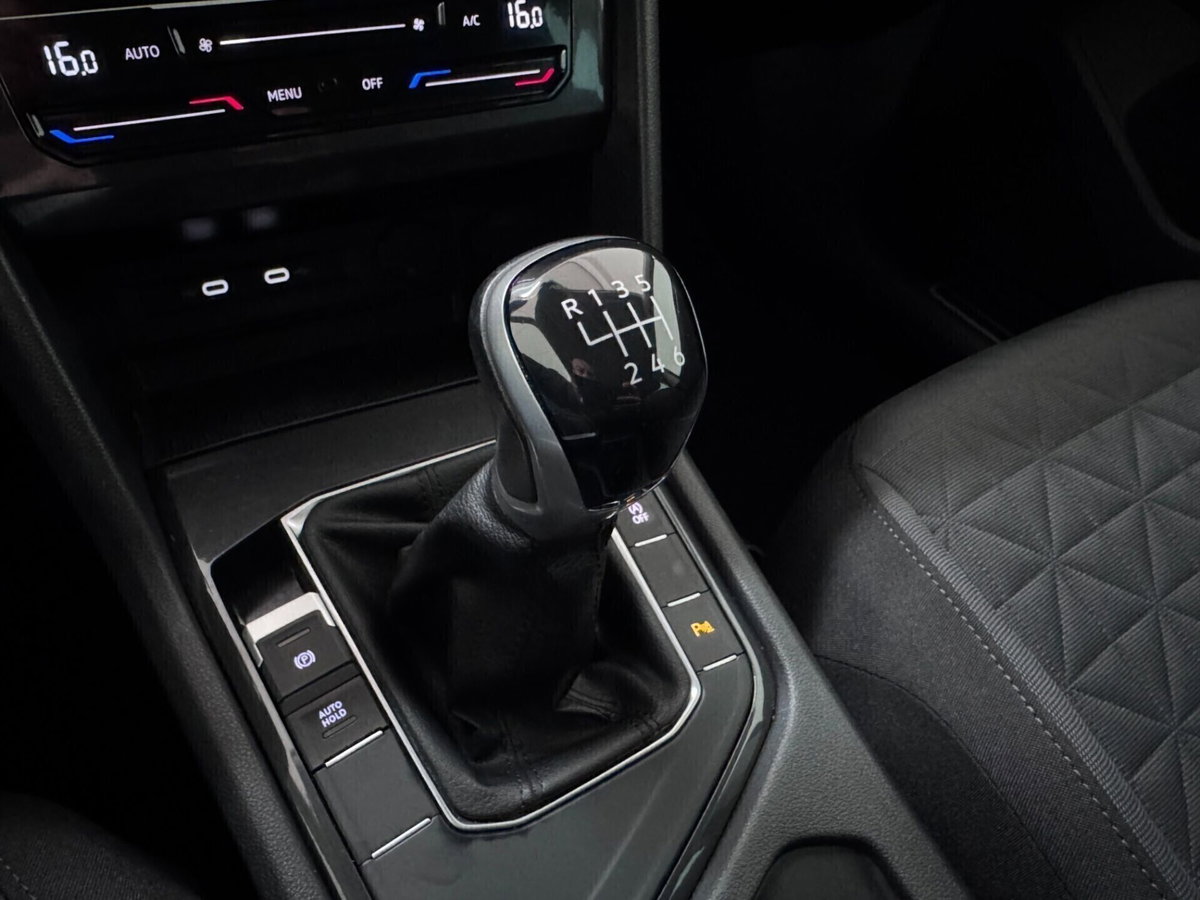 Volkswagen Tiguan 2.0 TDI SCR Life (14)