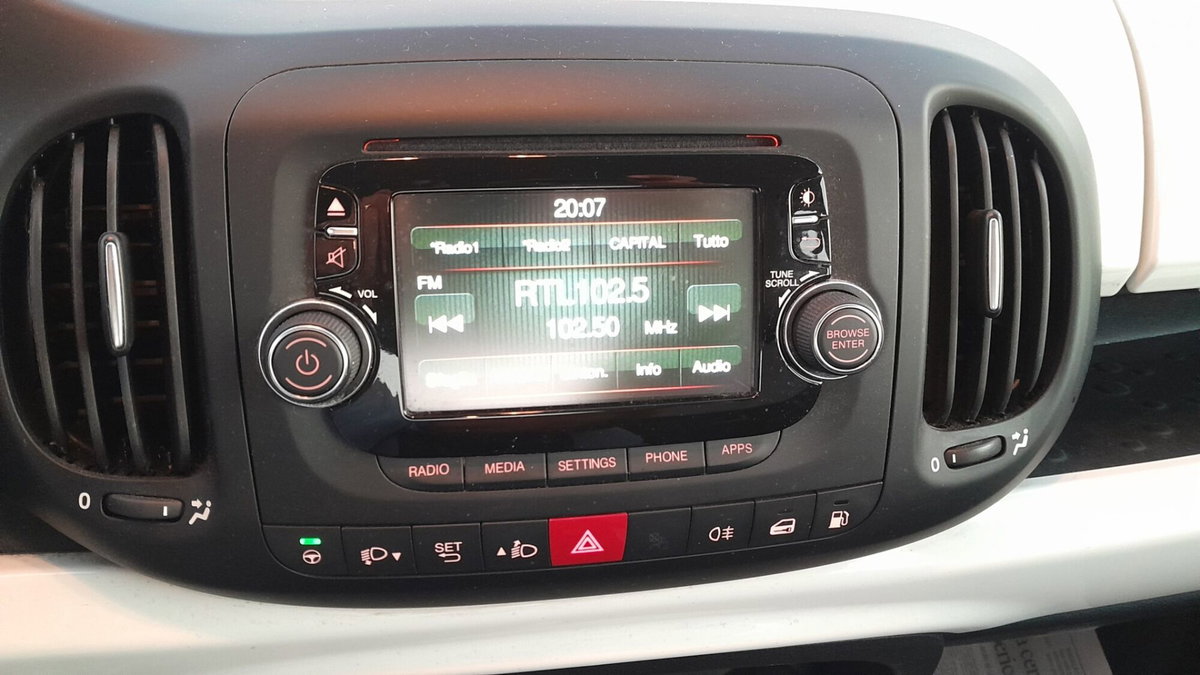 Fiat 500L 1.4 T-Jet 120 CV GPL Lounge (8)