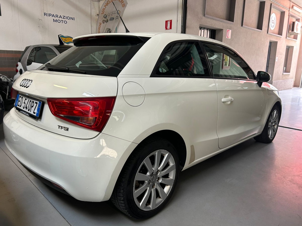 Audi A1 1.2 TFSI Ambition (4)
