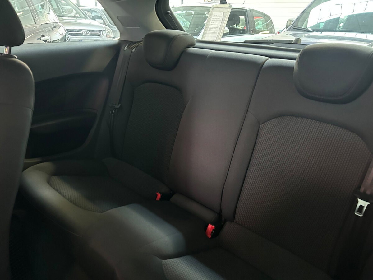 Audi A1 1.2 TFSI Ambition (7)