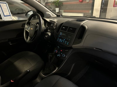 Chevrolet Aveo 1.2 70CV 5 porte LS (7)