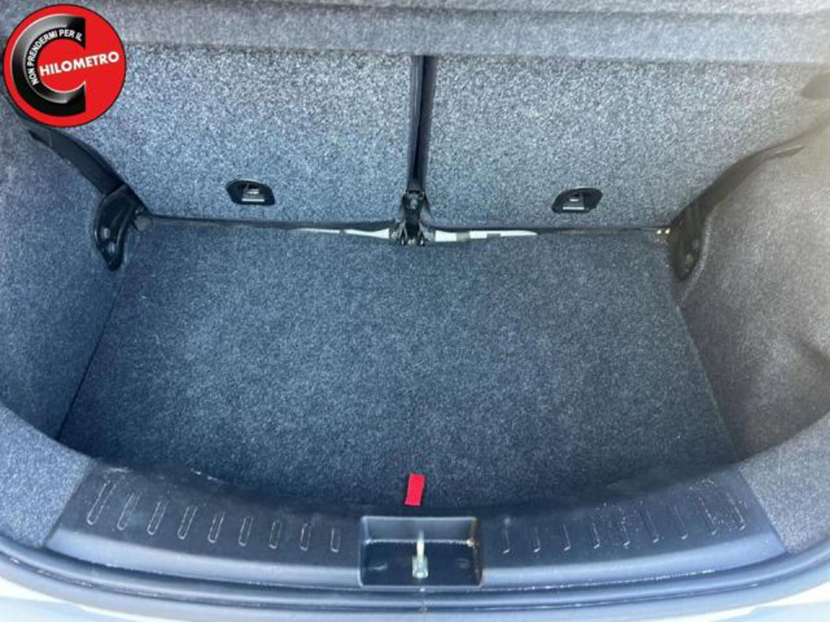 Lancia Ypsilon 1.2 69 CV 5 porte Gold (13)