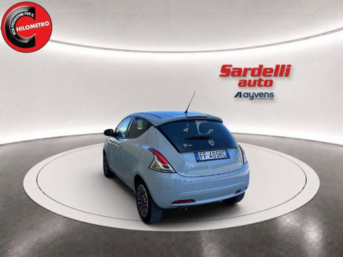 Lancia Ypsilon 1.2 69 CV 5 porte Gold (5)