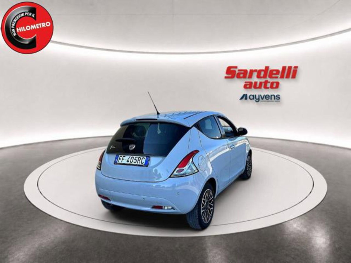 Lancia Ypsilon 1.2 69 CV 5 porte Gold (6)