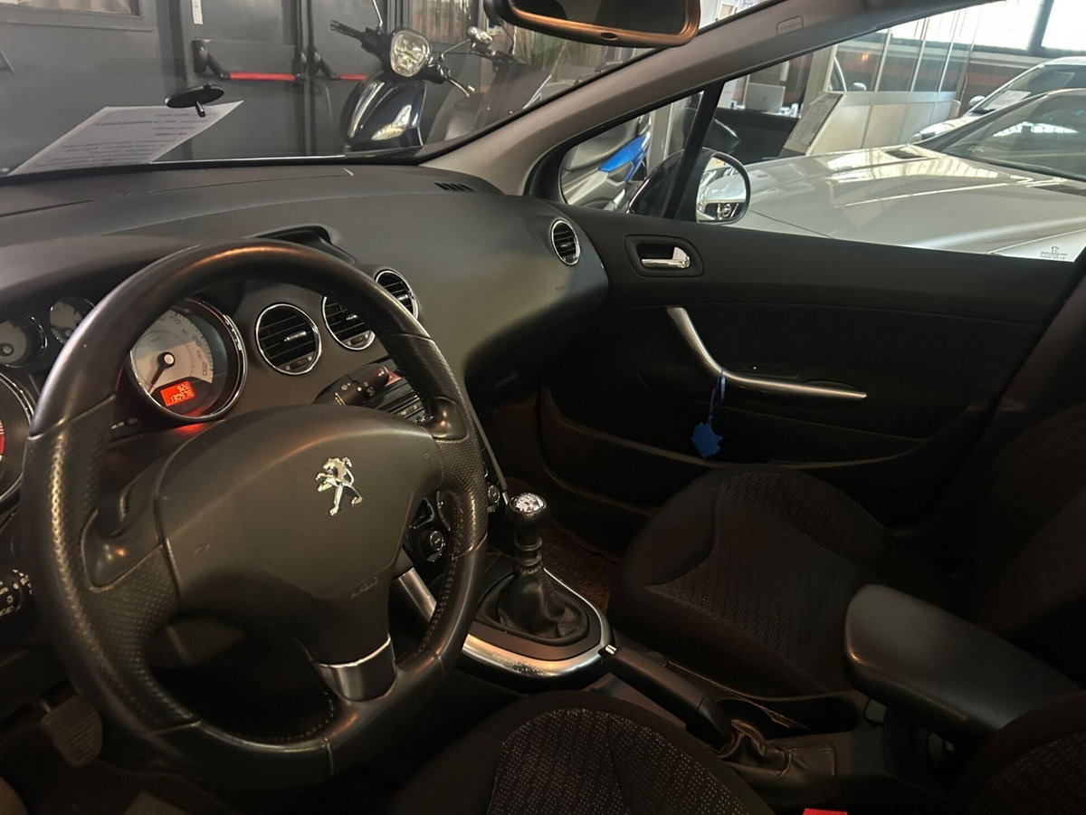 Peugeot 308 1.6 THP 156CV 5p. Allure (5)