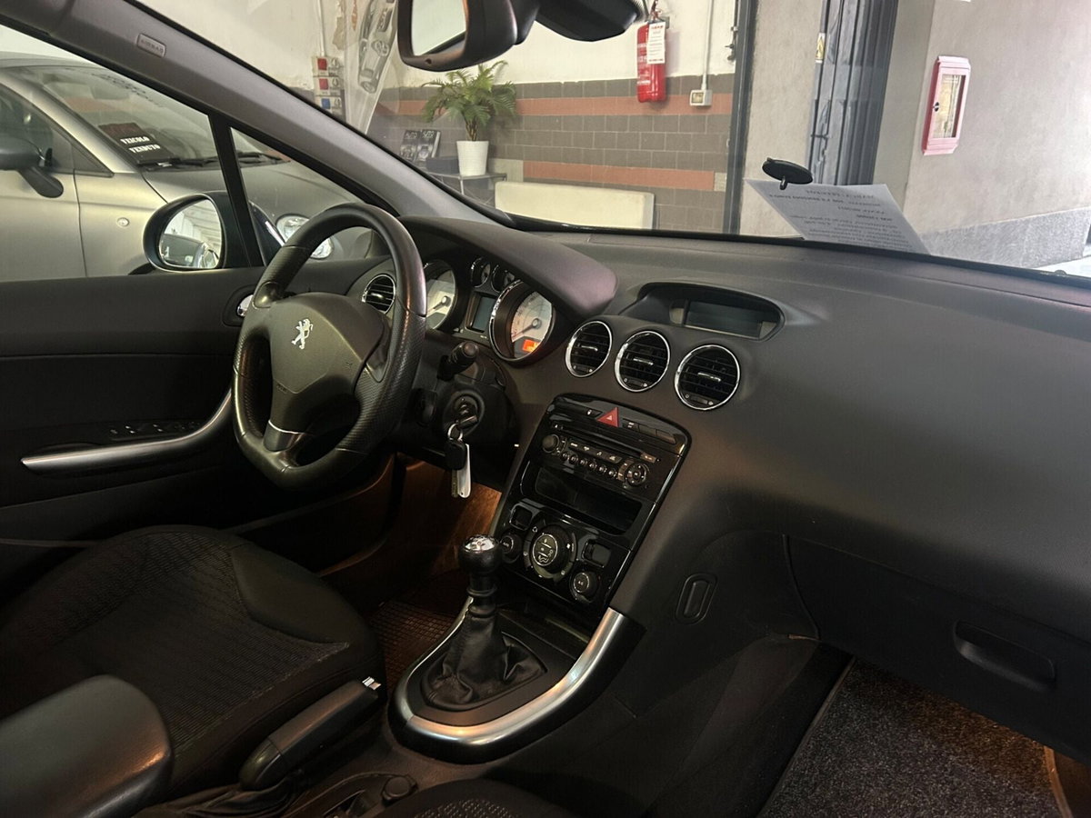 Peugeot 308 1.6 THP 156CV 5p. Allure (6)