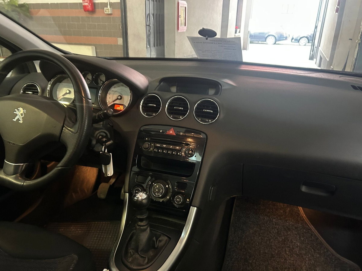 Peugeot 308 1.6 THP 156CV 5p. Allure (7)