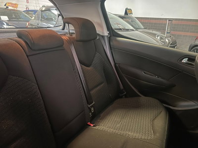 Peugeot 308 1.6 THP 156CV 5p. Allure (9)