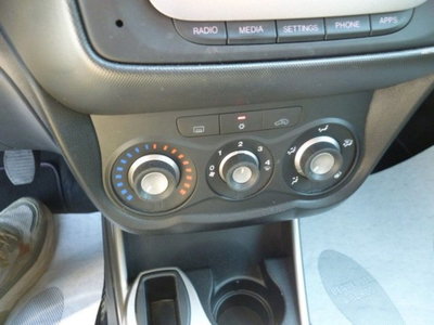 Alfa Romeo MiTo 1.4 78 CV 8V S&S Distinctive (15)