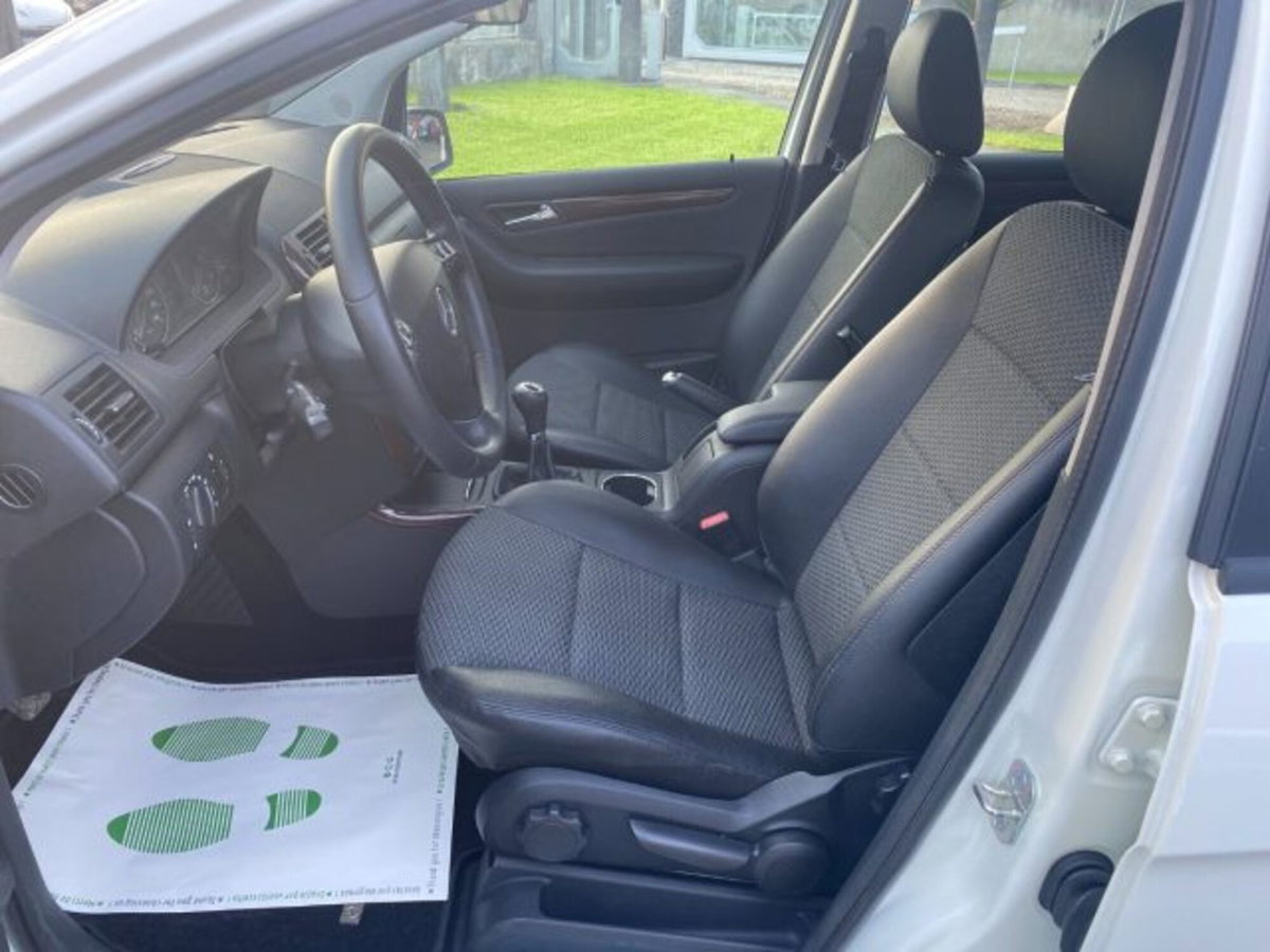 Mercedes-Benz Classe A 180 CDI Special Edition Sport (6)