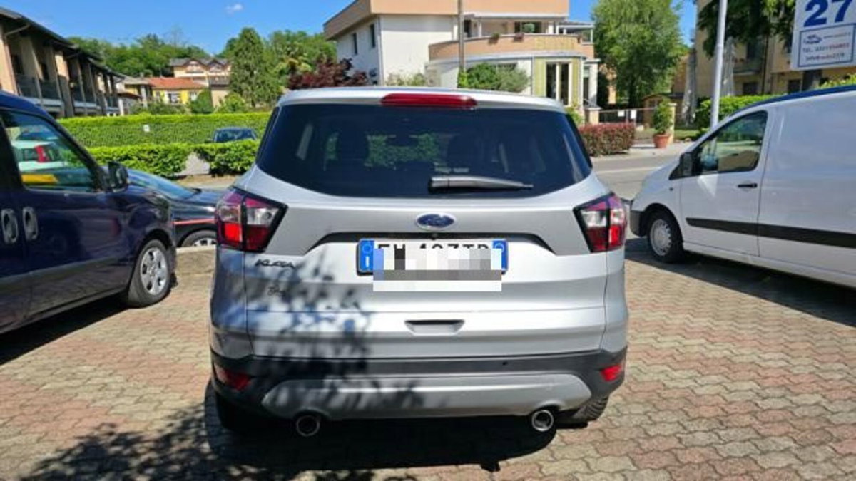Ford Kuga 1.5 TDCI 120 CV S&S 2WD Powershift Edition (5)