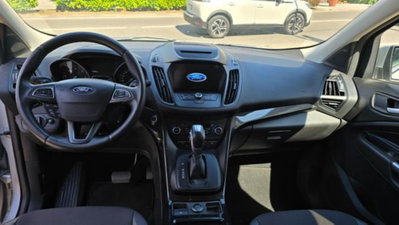 Ford Kuga 1.5 TDCI 120 CV S&S 2WD Powershift Edition (9)