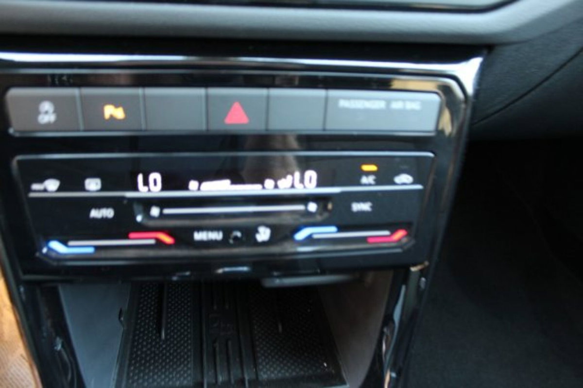 Volkswagen T-Cross 1.0 tsi Edition 95cv (13)