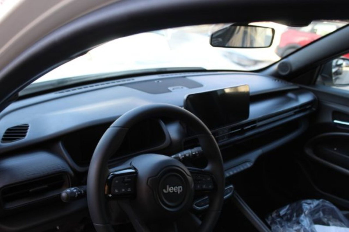 Jeep Avenger 1.2 turbo Longitude fwd 100cv (6)