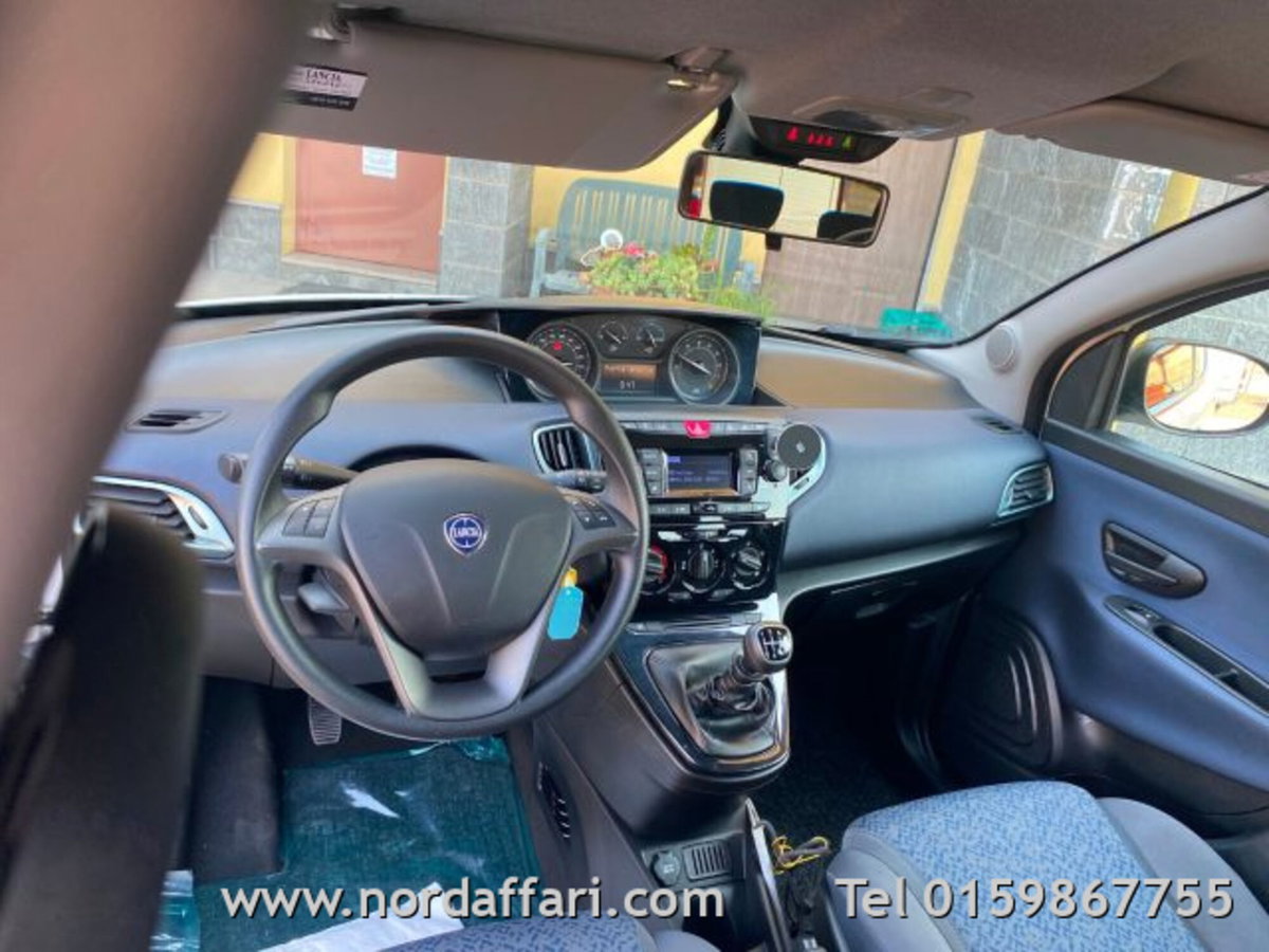 Lancia Ypsilon 1.0 FireFly 5 porte S&S Hybrid Gold Plus (12)