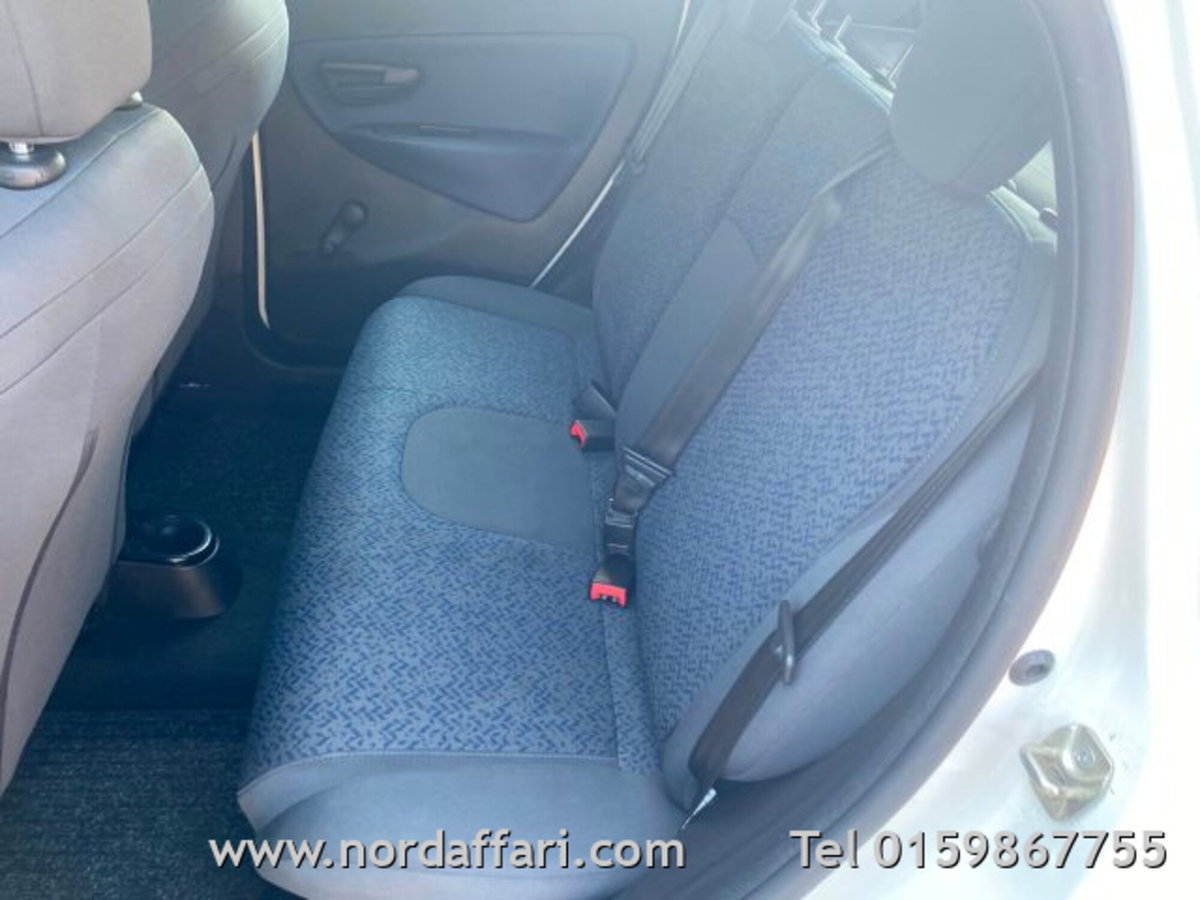 Lancia Ypsilon 1.0 FireFly 5 porte S&S Hybrid Gold Plus (17)