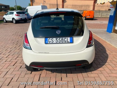 Lancia Ypsilon 1.0 FireFly 5 porte S&S Hybrid Gold Plus (2)