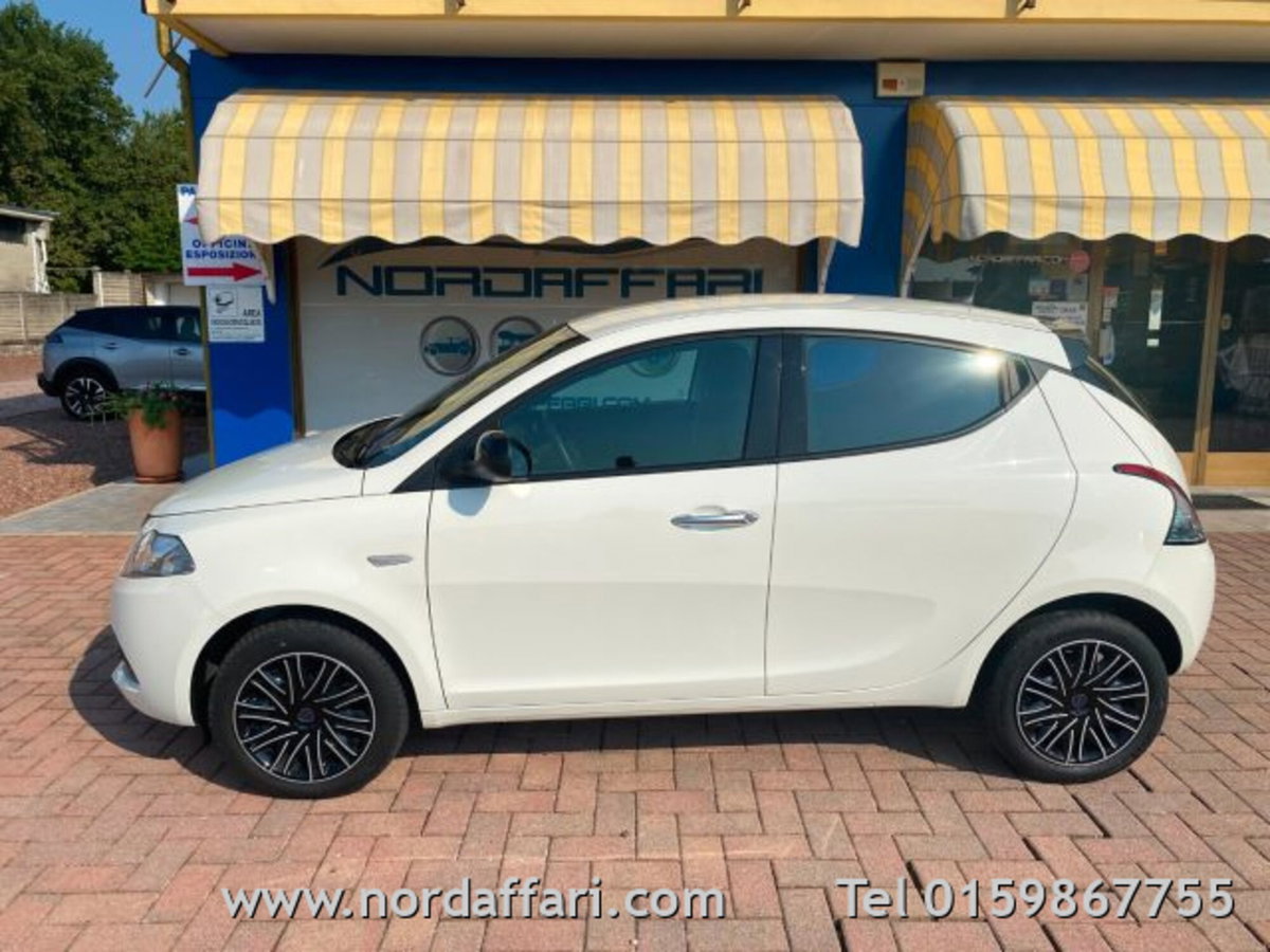 Lancia Ypsilon 1.0 FireFly 5 porte S&S Hybrid Gold Plus (7)