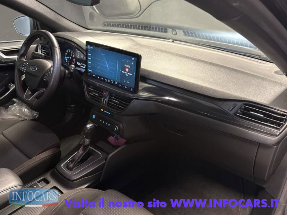 Ford Focus Station Wagon 1.0 EcoBoost Hybrid 155 CV SW ST-Line (12)