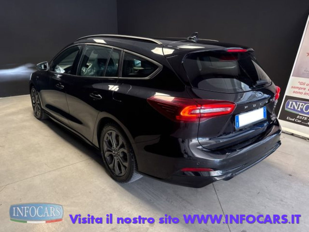 Ford Focus Station Wagon 1.0 EcoBoost Hybrid 155 CV SW ST-Line (2)