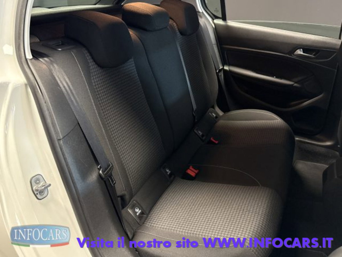 Peugeot 308 BlueHDi 130 S&S EAT8 Active Business (8)