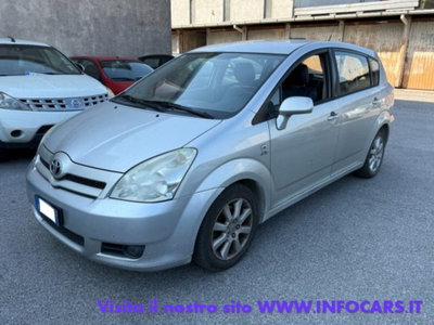 Toyota Corolla Verso 2.0 16V D-4D (3)