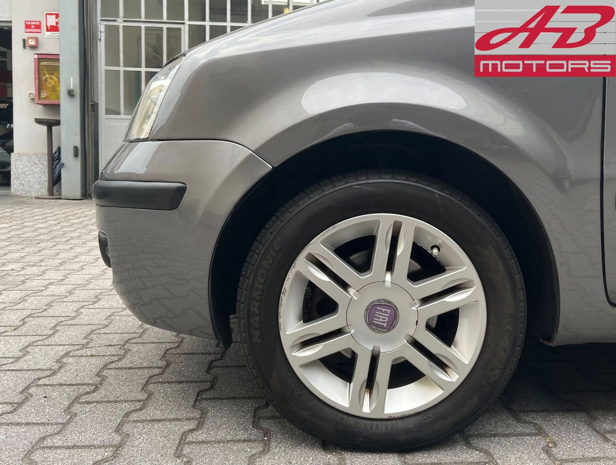 Fiat Panda 1.2 Emotion (16)