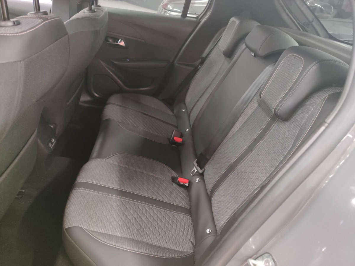 Peugeot 208 PureTech 100 Stop&Start 5 porte Allure (15)