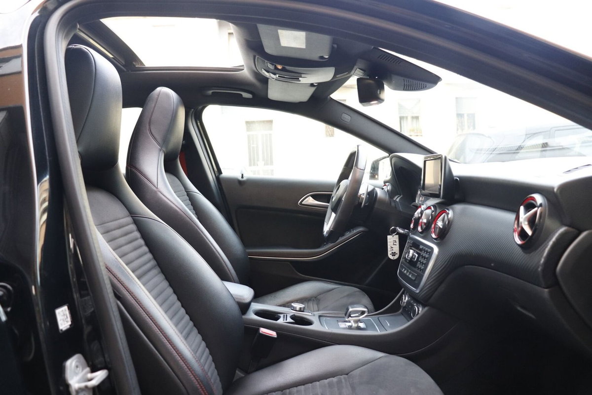Mercedes-Benz Classe A 45 AMG 4Matic Automatic (15)