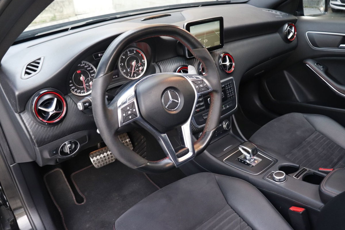Mercedes-Benz Classe A 45 AMG 4Matic Automatic (17)